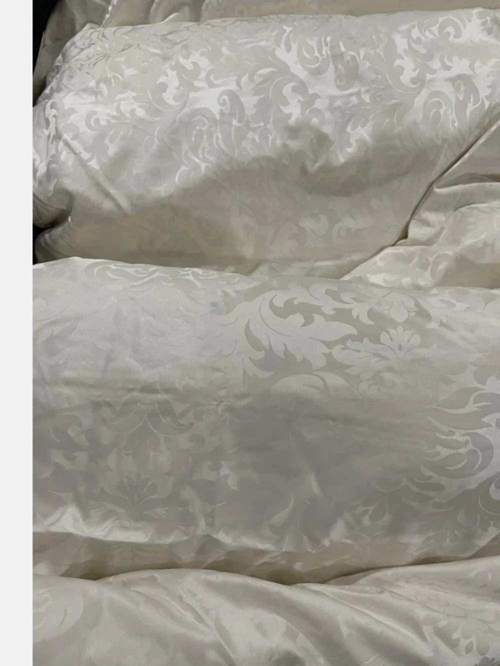 Bloomingdale’s USA New Queen Down White Goose 100% German Silk Jacquard 36oz